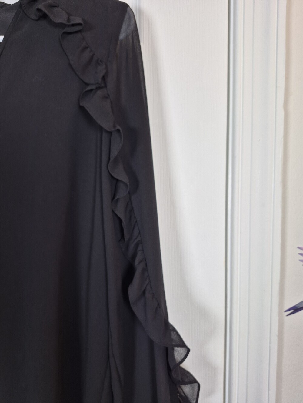 Calvin Klein Black Ruffle V-Neck Chiffon Blouse Size M - Picture 4 of 6